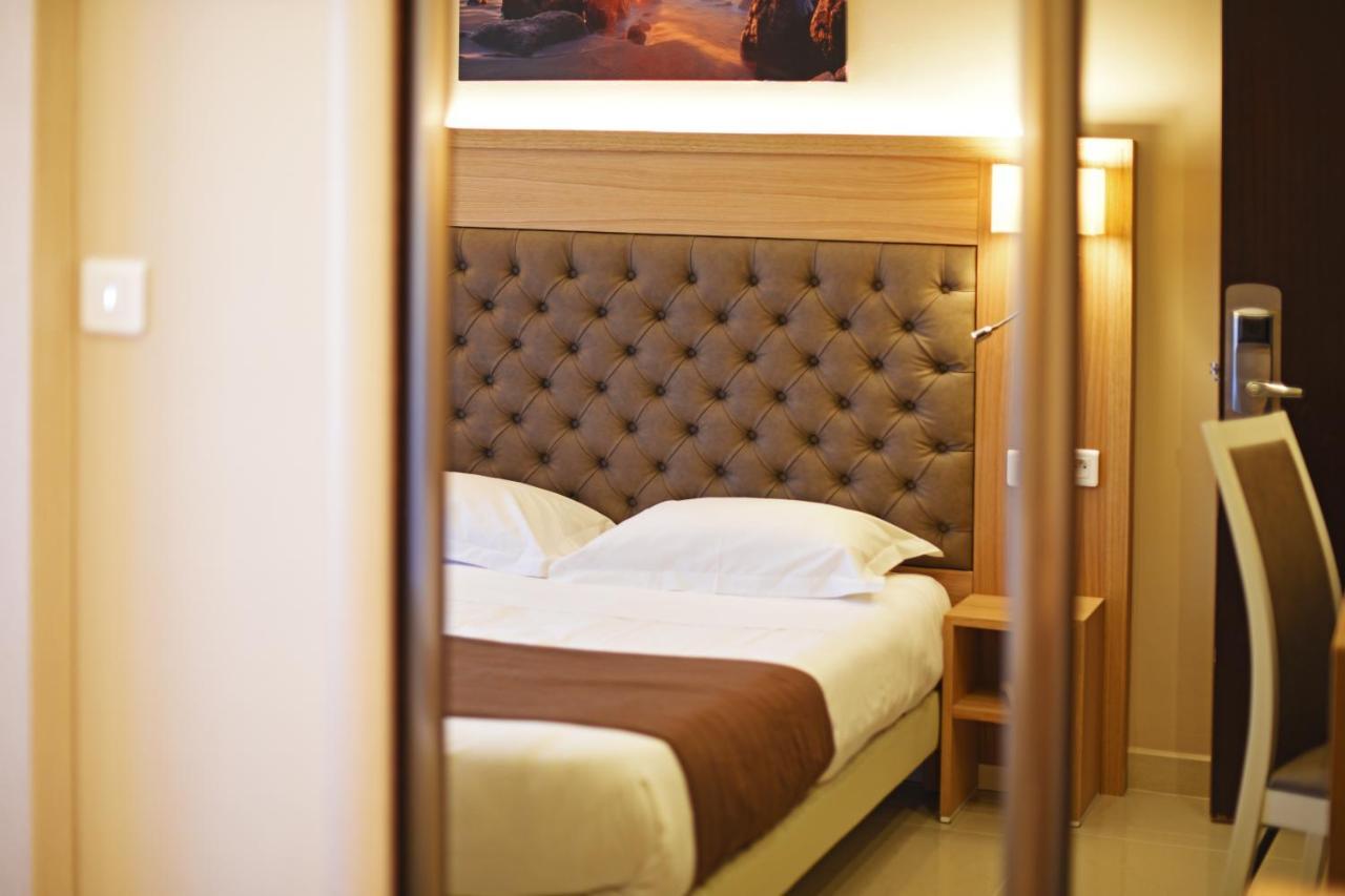 Hotel Tettola サン・フロラン エクステリア 写真