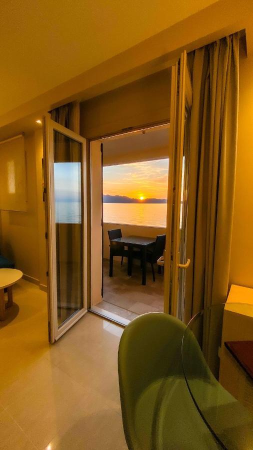 Hotel Tettola サン・フロラン エクステリア 写真