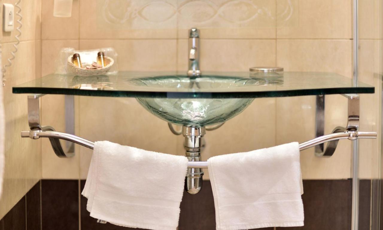 Hotel Tettola サン・フロラン エクステリア 写真